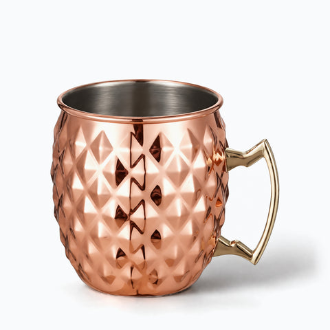 Verre Moscow Mule, avec son ombre portée, sur fond blanc