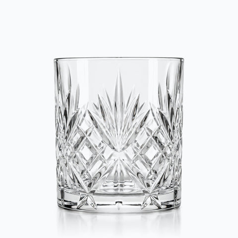 Verre Old Fashioned, sur fond blanc