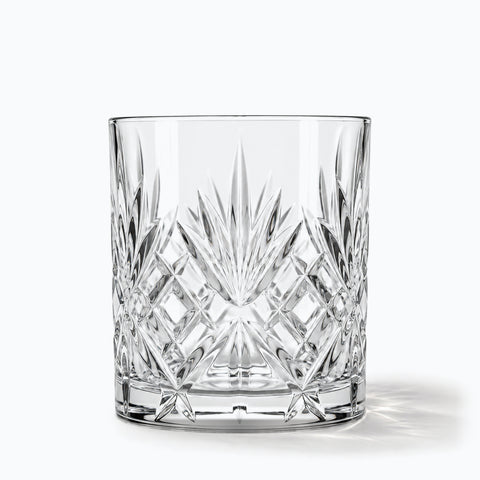 Verre Old Fashioned, avec son ombre portée, sur fond blanc