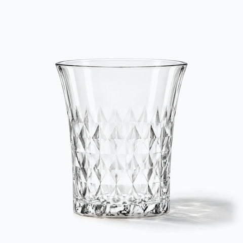Verre à Sex on the Beach, avec son ombre portée, sur fond blanc