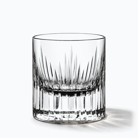 Verre Spécial Whisky, avec son ombre portée, sur fond blanc