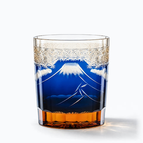 Verre Style Edo Kiriko, avec son ombre portée, sur fond blanc