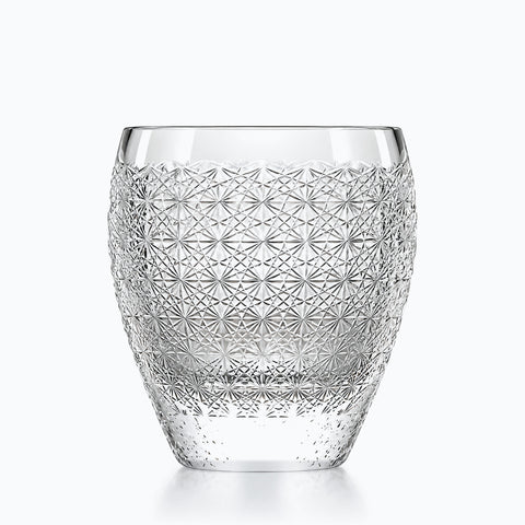 Verre à Whisky Gravé Ciselé Edo Kiriko, sur fond blanc