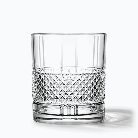 Verre à Whisky Old Fashioned, avec son ombre portée, sur fond blanc