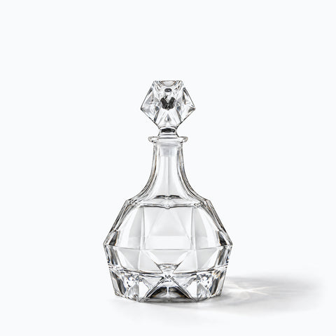 Belle Carafe à Whisky Cristal Sirius, avec son ombre portée, sur fond blanc