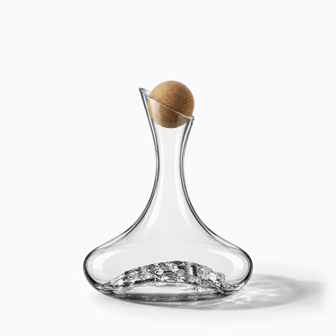 Carafe à Décanter Bouchon Brevia, avec son ombre portée, sur fond blanc
