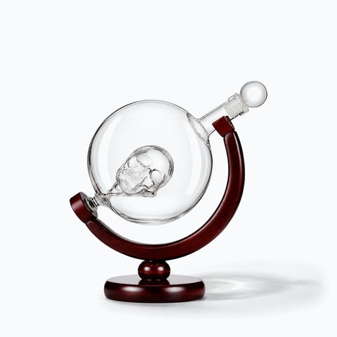 Carafe à Décanter Globe Mappemonde, avec son ombre portée, sur fond blanc