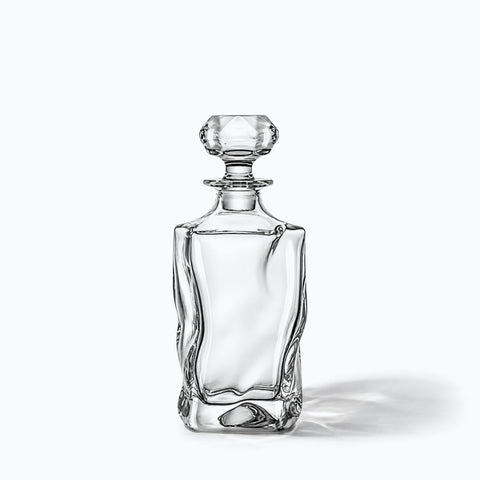 Carafe à Liqueur Vintage Zéphyr, avec son ombre portée, sur fond blanc