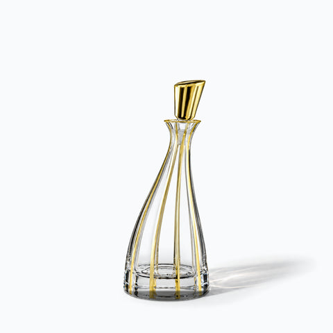 Carafe à Vin Ancienne Harpe, avec son ombre portée, sur fond blanc