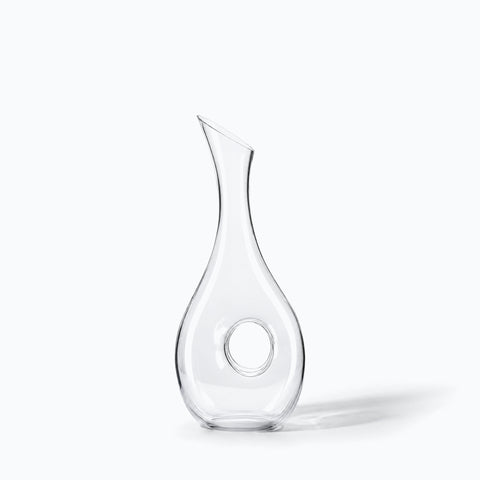 Carafe à Vin en Verre Coda, avec son ombre portée, sur fond blanc