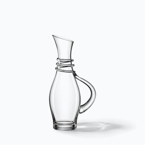 Carafe à Vin Originale L'Orée, avec son ombre portée, sur fond blanc