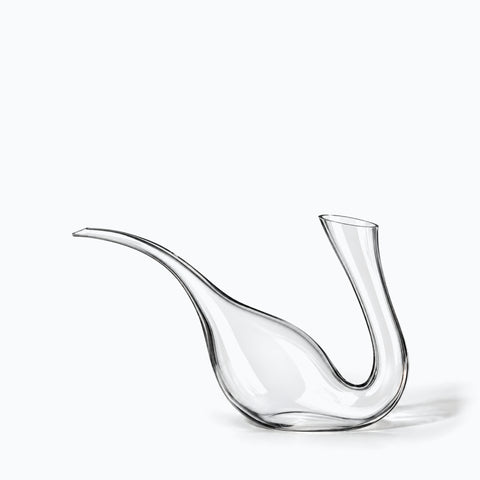 Carafe à Vin Ancienne Epicure, avec son ombre portée, sur fond blanc