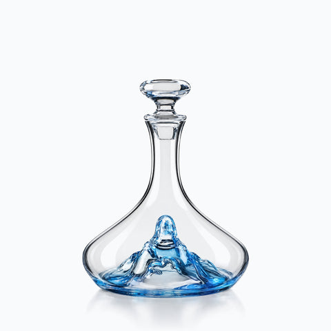 Carafe Bleue Méridia, modèle évasé, sur fond blanc