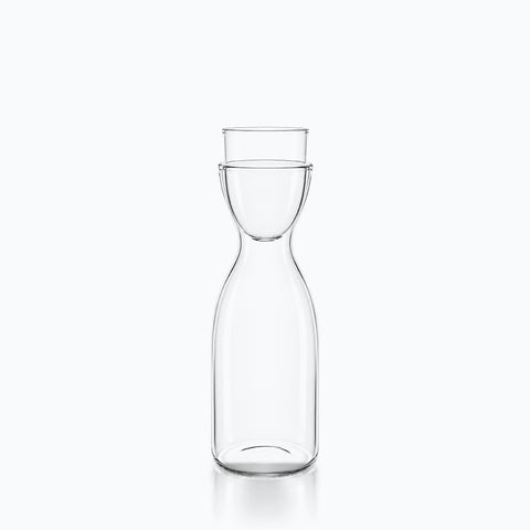 Carafe D'eau en Verre Canal, sur fond blanc