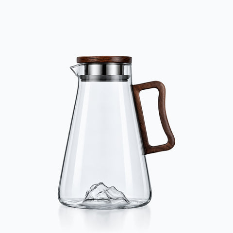 Carafe D'Eau en Verre Design Marquise, sur fond blanc