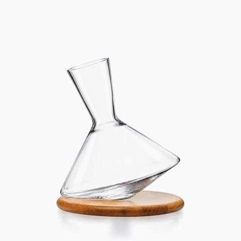 Carafe Design à Décanter avec Socle Rubato, sur fond blanc