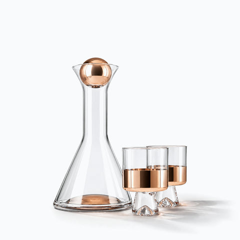 Carafe en Verre Cristal Ricochet, avec son ombre portée, sur fond blanc
