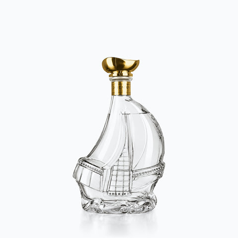 Carafe à Whisky Bateau BlackPearl, sur fond blanc