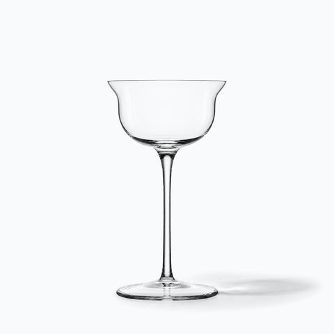 La coupe à champagne Étamine seule sur fond blanc, avec son ombre portée
