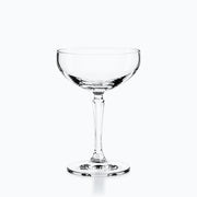 Coupe à Cocktail en Verre, sur fond blanc