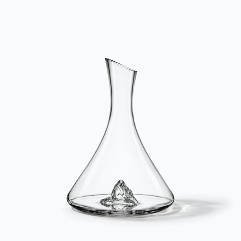 Décanteur de Vin Design Cadence, avec son ombre portée, sur fond blanc