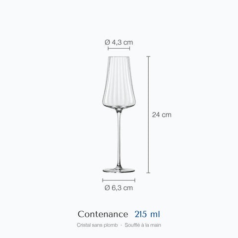 Cotes de la flûte à champagne Nervure : hauteur 24 cm, diamètre du haut 4,3 cm, de la base 6,3 cm, contenance 21,5 cl