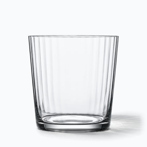 Gobelet en verre soufflé Dorique seul sur fond blanc avec son ombre portée