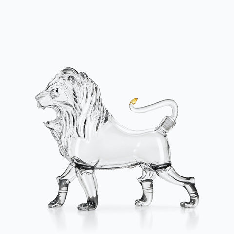 Carafe Lion Savane, sur fond blanc