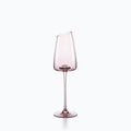 Nouveau Verre à Champagne, sur fond blanc