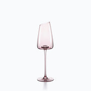 Nouveau Verre à Champagne, sur fond blanc