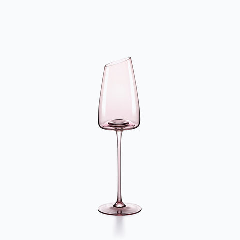 Nouveau Verre à Champagne, sur fond blanc