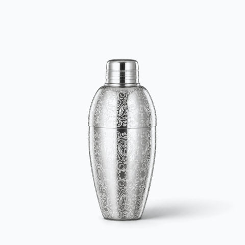 Shaker à cocktail Rinceau seul sur fond blanc, avec son ombre portée