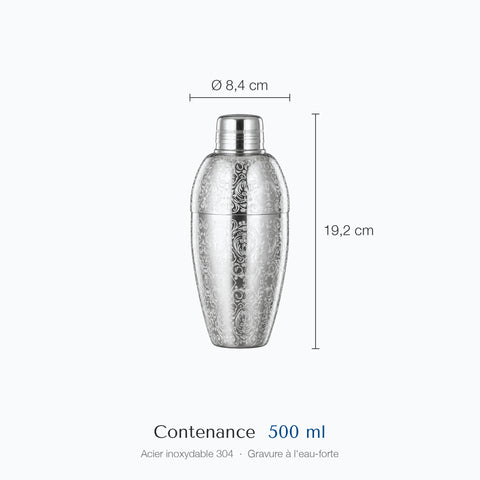 Cotes du shaker à cocktail Rinceau sur fond blanc : hauteur 19,2 cm, contenance 500 ml, corps et coiffe gravés de rinceaux