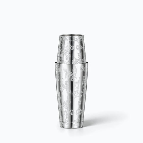 Shaker à cocktail Ramage seul sur fond blanc, ombre portée