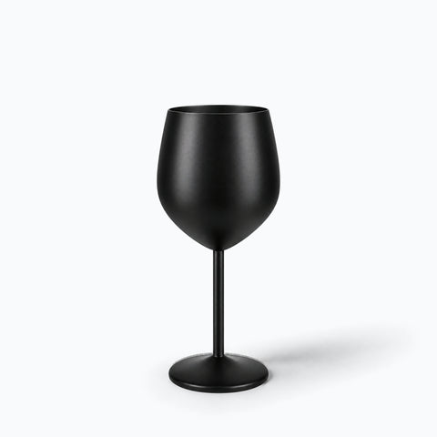 Verre à Cocktail Noir, avec son ombre portée, sur fond blanc