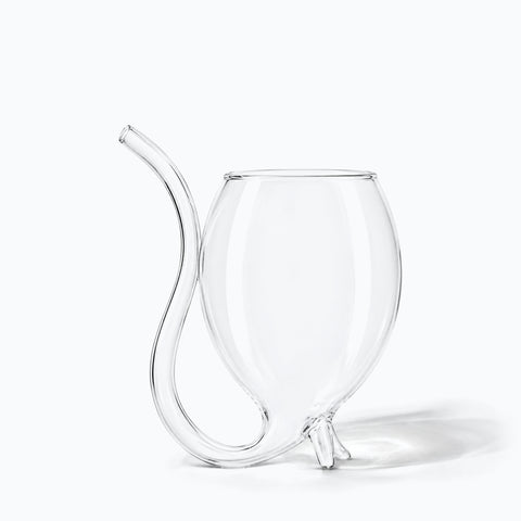 Verre à Cocktail Paille, avec son ombre portée, sur fond blanc