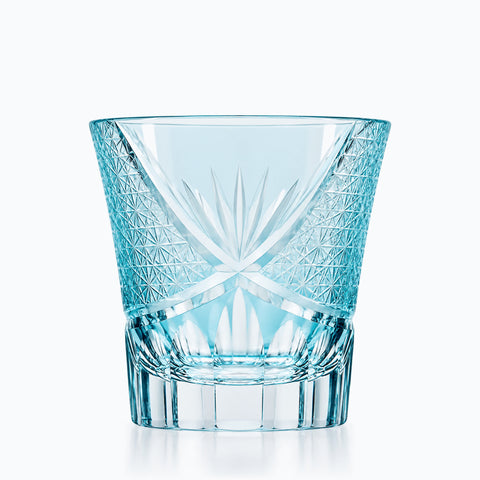 Verre à Eau Bleu Ciel, sur fond blanc