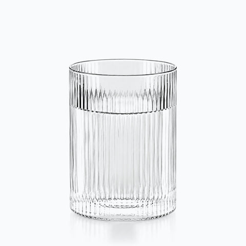 Verre à Eau Strié, sur fond blanc