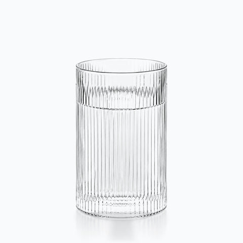 Verre à Eau Strié, modèle large / 1 pc, sur fond blanc