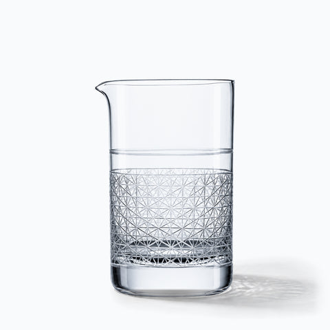 Verre à mélange Résille seul sur fond blanc avec son ombre portée