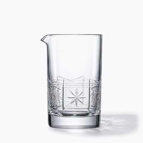 Verre à mélange Boussole seul sur fond blanc, ombre portée