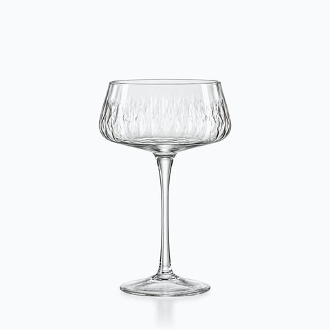 Verre à Pied Cocktail, sur fond blanc