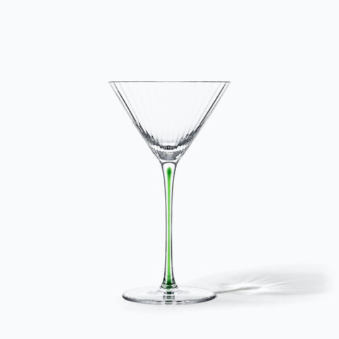 Verre à pied Tourmaline seul sur fond blanc, avec son ombre portée