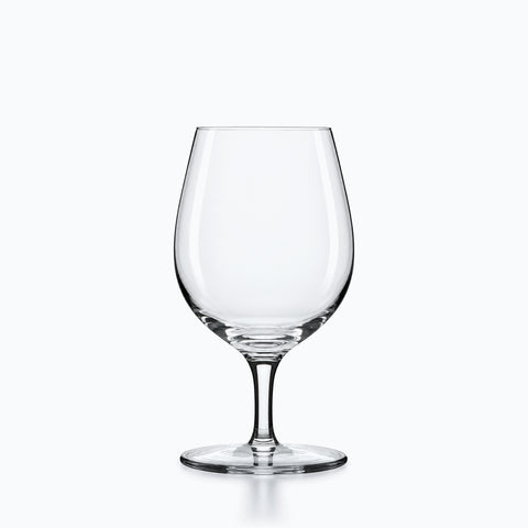 Verre à Rhum à Pied, sur fond blanc