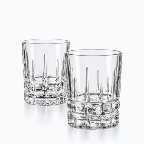 Verre à Rhum Gravé, sur fond blanc