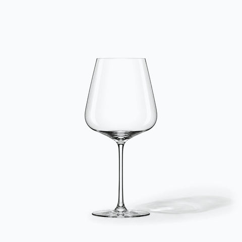 Verre à Vin Blanc, avec son ombre portée, sur fond blanc