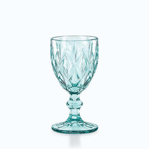 Verre à Vin Ciselé, sur fond blanc