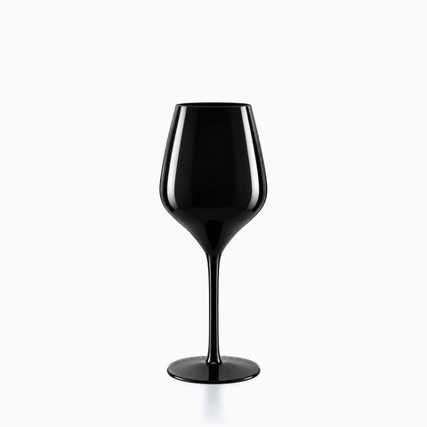 Verre à Vin Noir, sur fond blanc