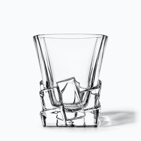 Verre à Whisky Carré, avec son ombre portée, sur fond blanc