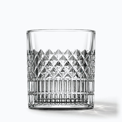 Verre à Whisky Gravé, avec son ombre portée, sur fond blanc